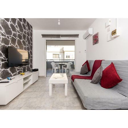 Holiday Apartment Larnaca Exteriör bild