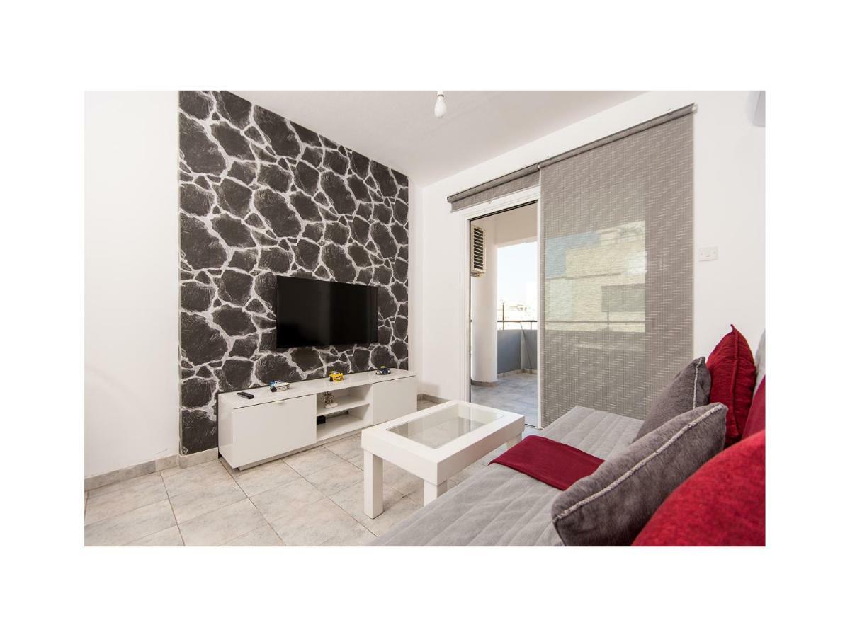 Holiday Apartment Larnaca Exteriör bild