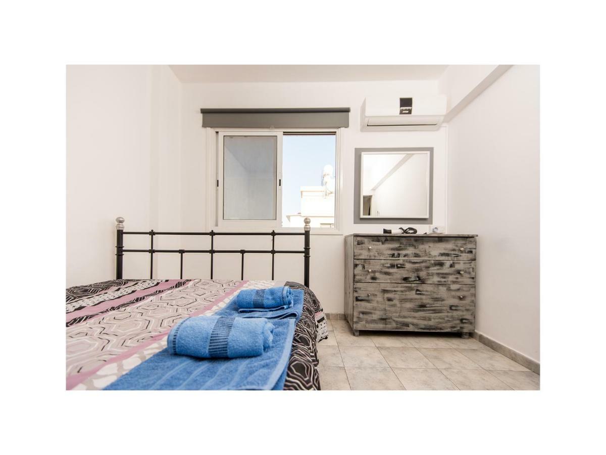 Holiday Apartment Larnaca Exteriör bild